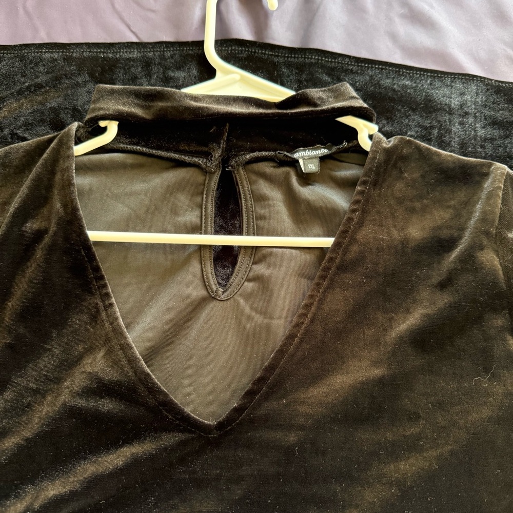 Ambiance Black Velvet Short‎ Sleeve Top-Size 1XL Goth steampunk - Picture 8 of 8